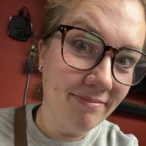 Meet your Posher, Emily